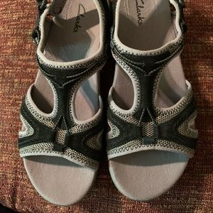 Clarke’s sandal size 7.5